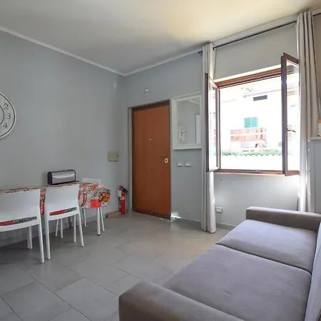 Apartment 2 Bedroom Lovely In Marina Di Ardea