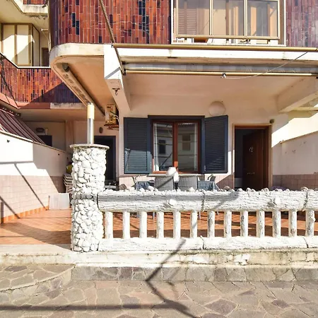 Apartment 2 Bedroom Lovely In Marina Di Ardea L'Americano